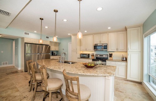 Redington Shores Villa | OceanfrontVilla/Pool/HotTub/8bedroom/GmRm