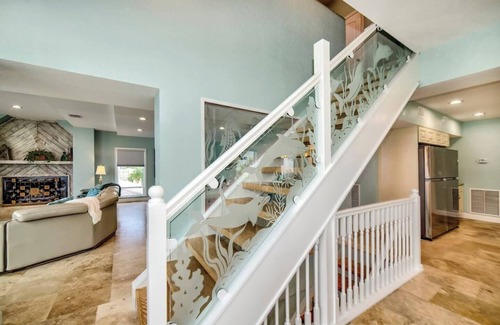 Redington Shores Villa | OceanfrontVilla/Pool/HotTub/8bedroom/GmRm