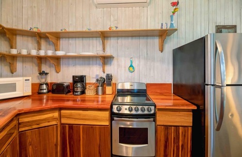 First Bight Apartment | Oceanview Bird's Nest Studio at Paradise Point