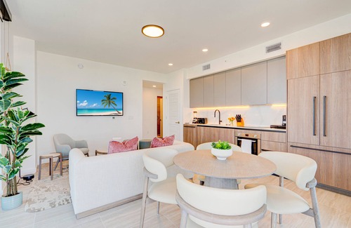 North Beach Condo | Oceanview Corner 2BR/2BA in Miami Beach + Beach Club 1710GP