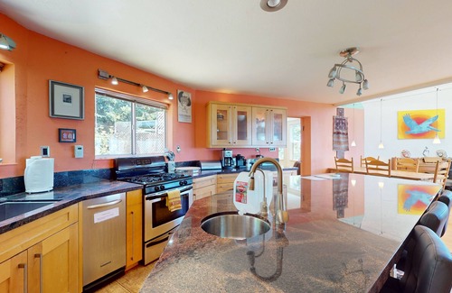 Gualala House | Oceanview house with enclosed private yard - dog friendly