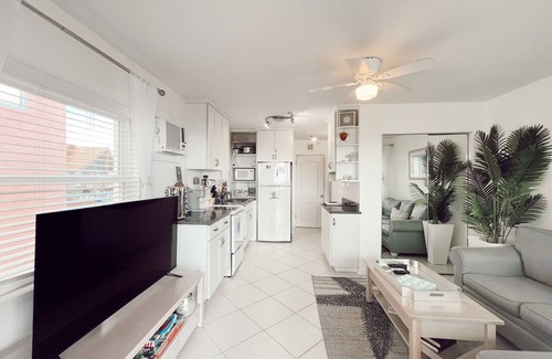 Sunset Beach Condo | Oceanview Sunset Beach, Paddle Boards, Cooler, Chairs, Umbrella, Comfy Beds etc!