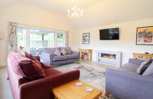 Llanrwst House | Ochr Y Garth