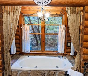 Benton House | Ocoee Cabin Beautiful Cabin On The River's Edge