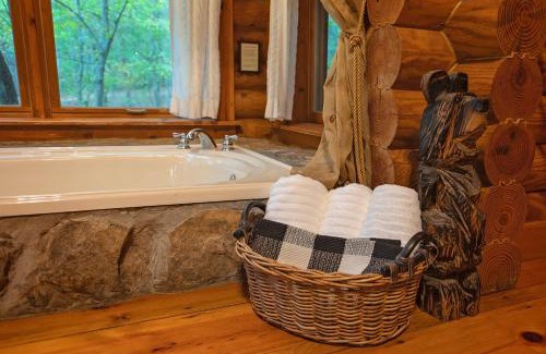 Benton House | Ocoee Cabin Beautiful Cabin On The River's Edge