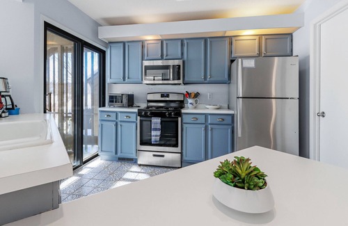 Fontana House | Oct 24-26 Discount Available in Abbey Springs!