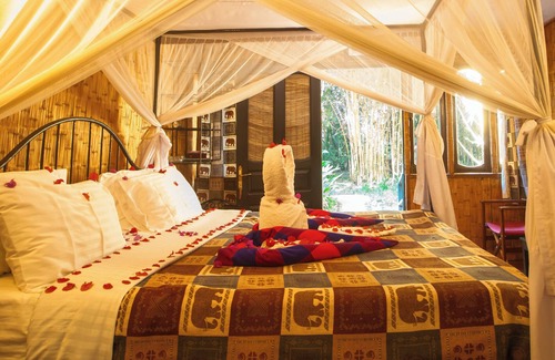 Karatu Cabin | Octagon Lodge