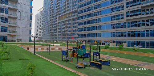 Dubai Apartment | Octavius Holiday Home, Large 2 Bedroom Apartment near Global Village & Outlet Mall