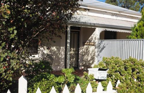 Parkside House | Odeon Cottage - Part of Harrietts