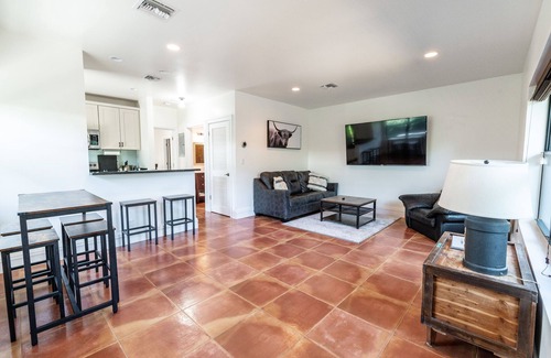 Victoria Park House | ❤️of Downtown/Duplex in Victoria Park!❤️