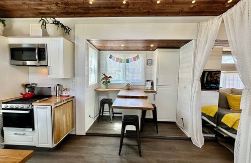 Ojai Cottage | Ojai Wilderness Off-Grid Tiny House