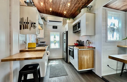 Ojai Cottage | Ojai Wilderness Off-Grid Tiny House
