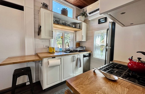 Ojai Cottage | Ojai Wilderness Off-Grid Tiny House