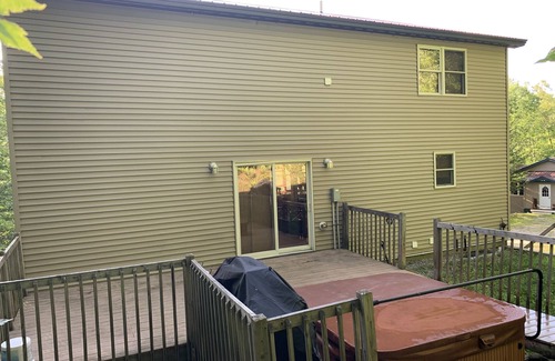 Cavendish House | Okemo LARGE home SKI DATES still available NEW Hot tub. pool table 3 full baths