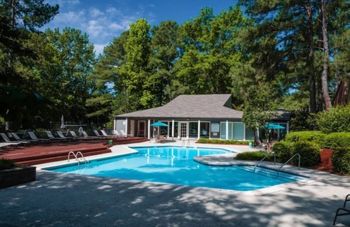 St. Andrews Apartment | Old but classy 2-bedroom apartment in charming Columbia with AC, WiFi