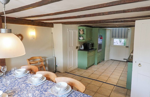 Whitchurch Canonicorum Cottage | OLD CROSS COTTAGE, pet friendly in Whitchurch Canonicorum