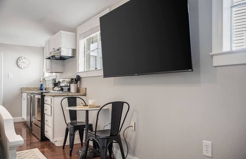 Mobile Apartment | Old Dauphin Way Historic Home - Unit 1