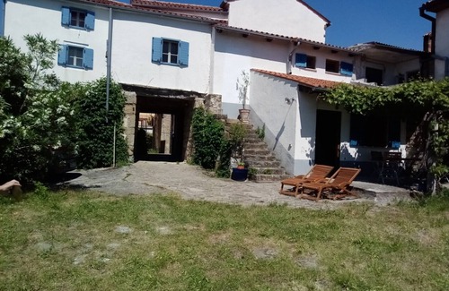 Kostabona House | Old farmhouse in the heart of the 'Slovenian Tuscany'