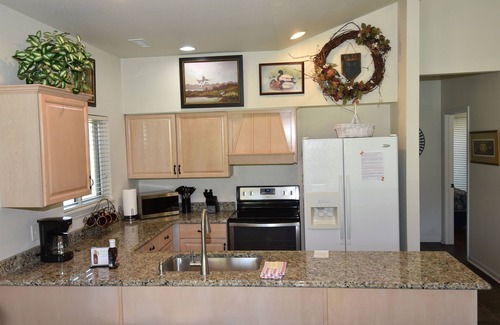 Camdenton Cottage | Old Kinderhook Creekside Golf Cottage 13