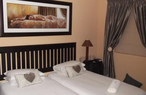 Schoemanshoek Bed & Breakfast | Old Mill Lodge, Seasonal Working Ostrich Farm & Restaurant, Oudtshoorn
