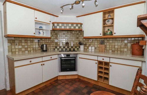 York Cottage | OLD ROOST FARMHOUSE, family friendly, with a garden in York