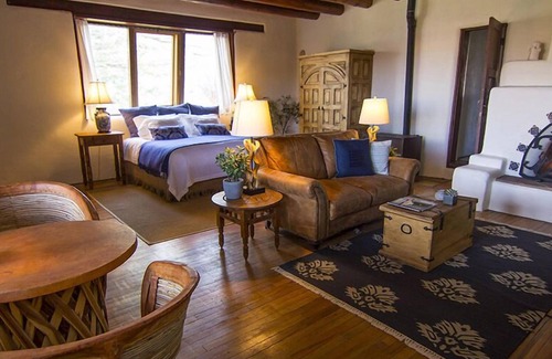 Taos Bed & Breakfast | Old Taos Guesthouse B&B