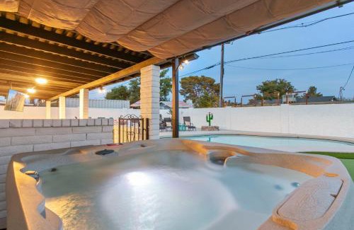 Peaceful Valley House | Old Town Oasis Wheated Pool, Hot Tub, & Fire Pit