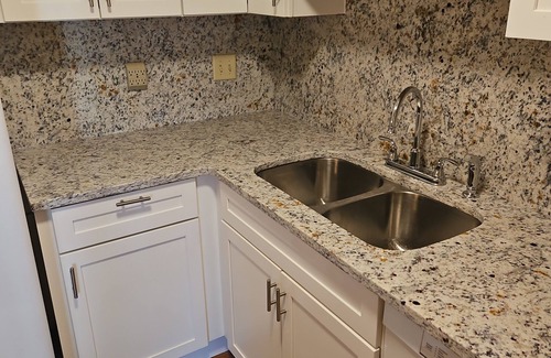 Old Village House | Old Village by the Sea 2 miles to Beach 6 miles to Chs,