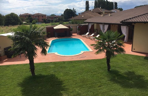 Casaleggio Novara Villa | Oleggio Castello: Living Fashion - Villa Cometa a place of relax in style