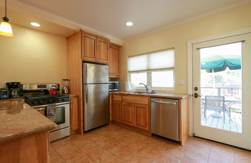 Paso Robles House | Olive with a Twist-Right in the Heart of Paso Robles on the West Side!