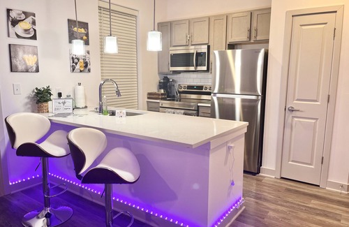 Whitestown Apartment | Oliver Capital | 2BD Dream Suite