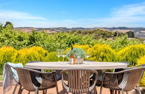 McLaren Vale House | Oliver's Homestead - An Idyllic Vineyard Retreat