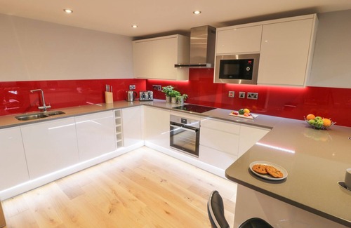 Whitby Cottage | OLTON HALL @ ENGINE SHED, family friendly in Whitby