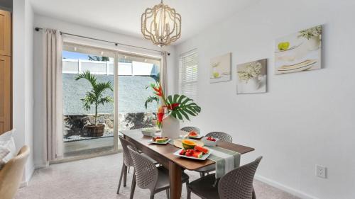 Makaha Valley House | Oluolu by AvantStay Single-Story Home by Ocean