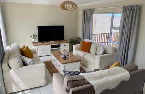Jeffreys Bay House | 'On Point' Beach House - Jeffreys Bay