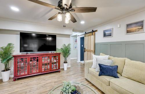 Royal House | On-Site Creek and Spacious Yard Family Gem in Royal