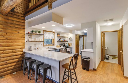 Yellow Springs Cabin | On-Site Lake & Gazebo: Cabin in Yellow Springs!