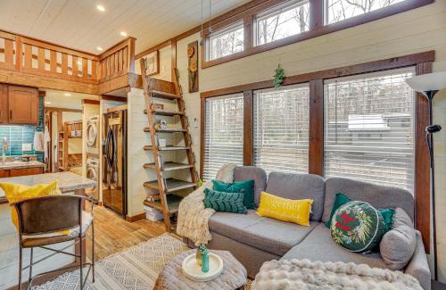 Monteagle House | On-Site Trails and Furnished Deck Monteagle Escape!