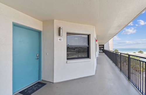 Belle Vista Condo | On The Beach! 2BR Condo