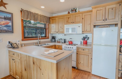 Tahoe Vista Cottage | "On the Beach" Cabin Perfect for 2! Lake Front!