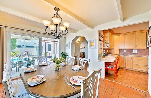 La Playa House | On The Beach Clubhouse - Bayfront with private beach access