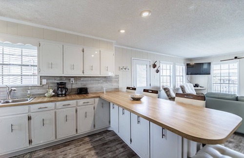 Silver Cay House | On the canal with walking access to bay and gulf! Boat friendly! - Neutral Groun