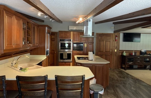 Waupaca House | On the Chain of Lakes in Waupaca, huge 5 bedroom home with Pontoon