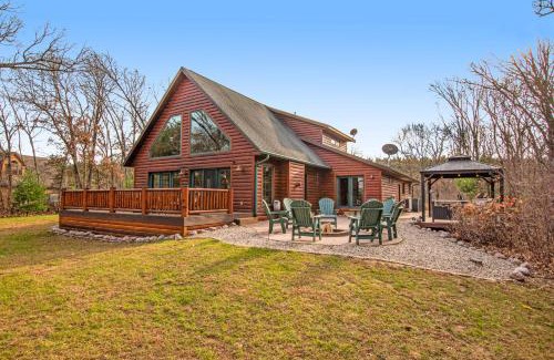 Necedah House | On the Lake at Castle Rock