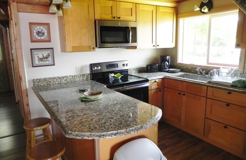 Russellville Cabin | On the Shore of Lake Dardanelle Pet Friendly Waterfront Cabin n