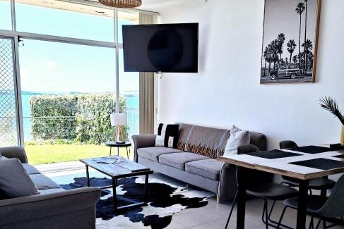 Port Lincoln Apartment | ON THE WATERS EDGE
