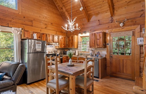 Gatlinburg - Pigeon Forge Cabin | On Water's Edge - Beautiful Cabin Sits On Fishing Pond - Firepit and Hot Tub