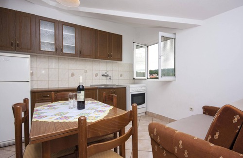 Jadrtovac Apartment | One bedroom Apartment Bajan A4 near the sea