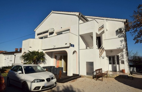 Vantacici Apartment | One bedroom apartment with balcony Vantačići, Krk (A-22765-b)