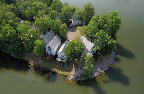 Grand Rivers Condo | One Bedroom Bayside Condo